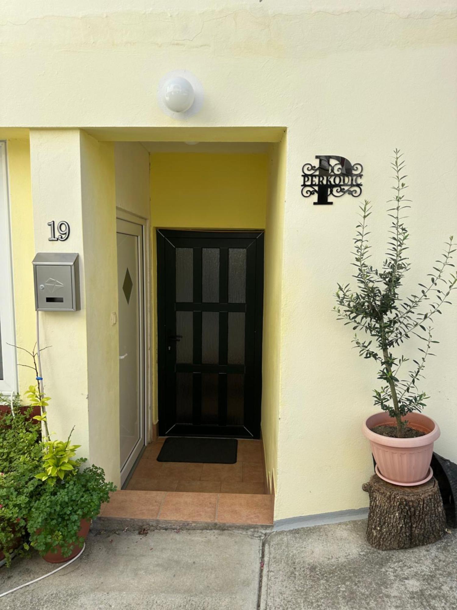 Apartment For 4-6 Persons Second Floor Ljubac  Exterior photo